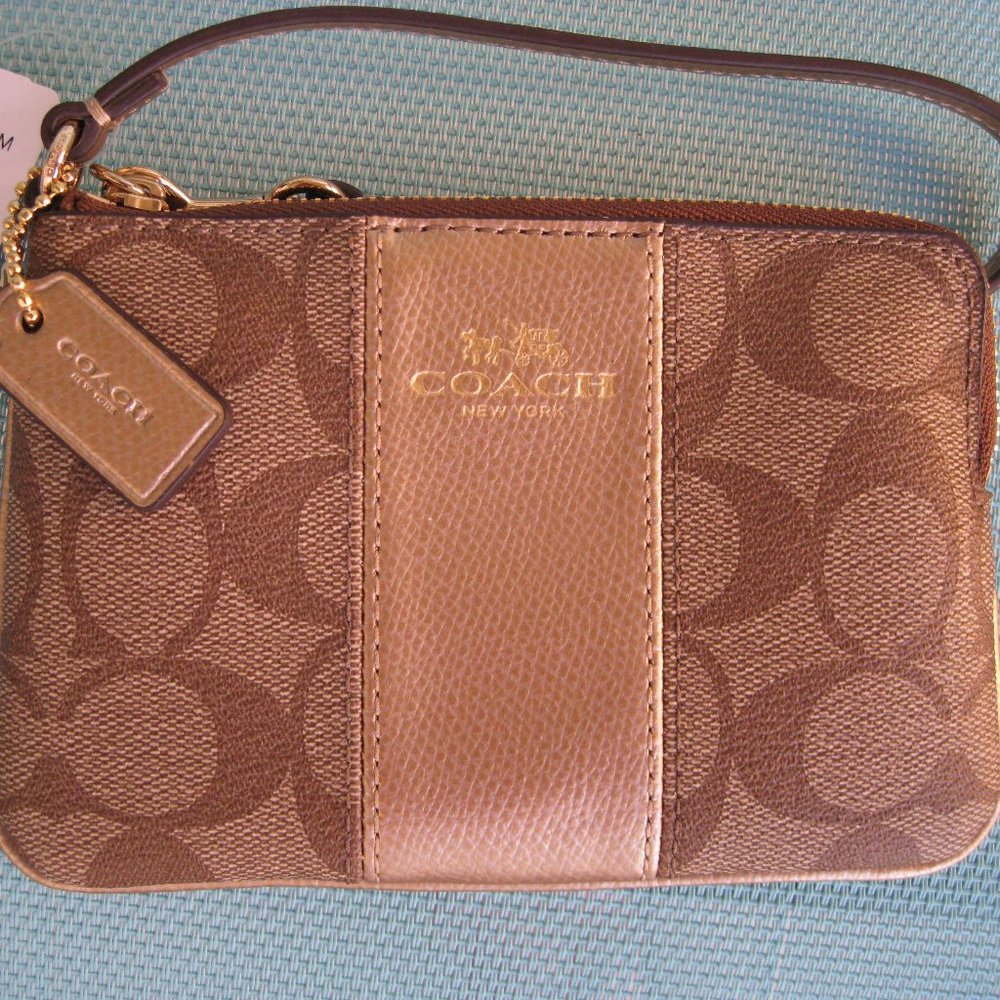 COACH F64233 Signature Corner Zip Wristlet